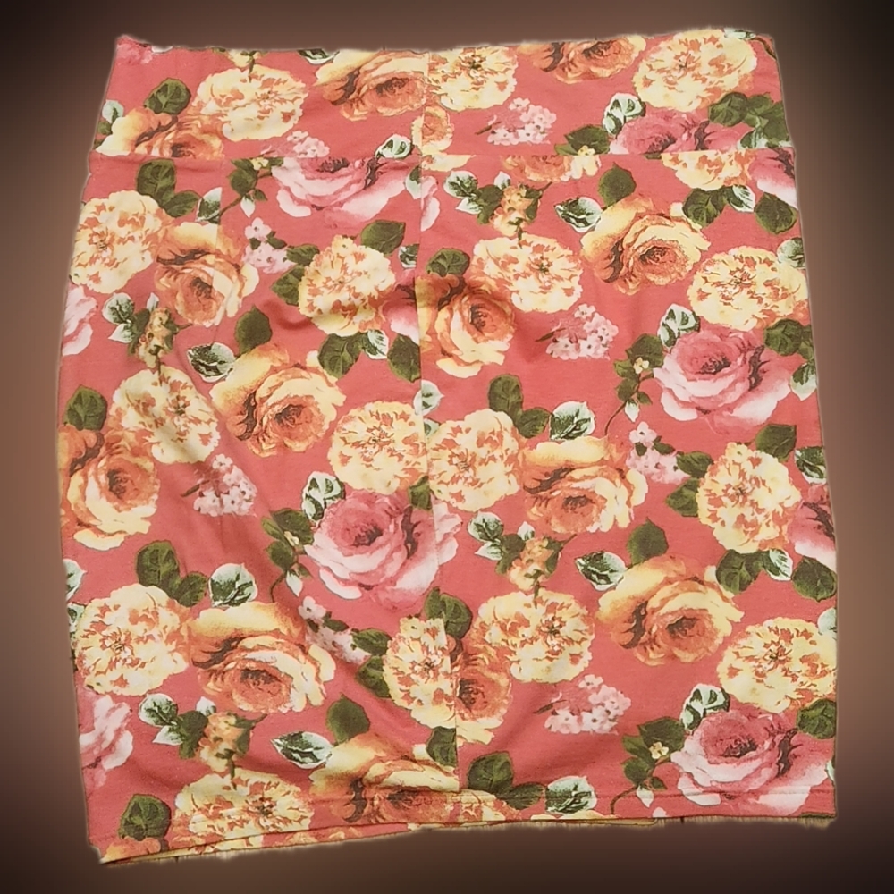 #C118 Forever 21 Plus Sizes Women’s Peach Floral Print Mini Skirt